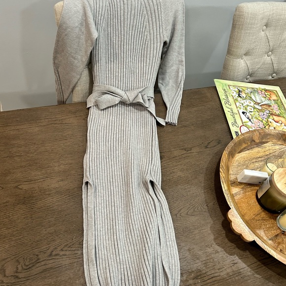 Women’s long sleeve sweater dress slit to side both sides. - Picture 6 of 8